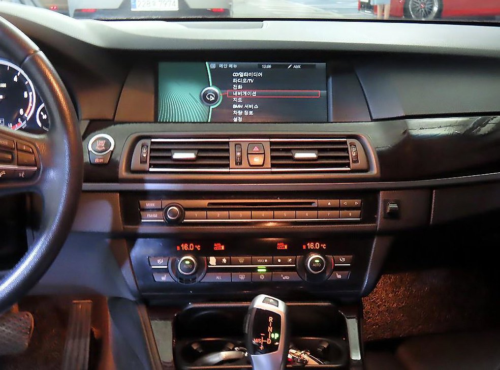 BMW 5시리즈 525d xDrive 사진 11