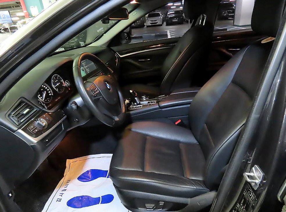 BMW 5시리즈 525d xDrive 사진 6