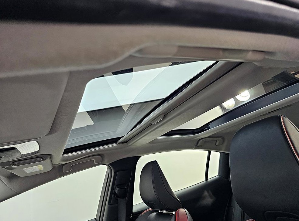 토요타 프리우스 2.0 PHEV XSE 사진 12