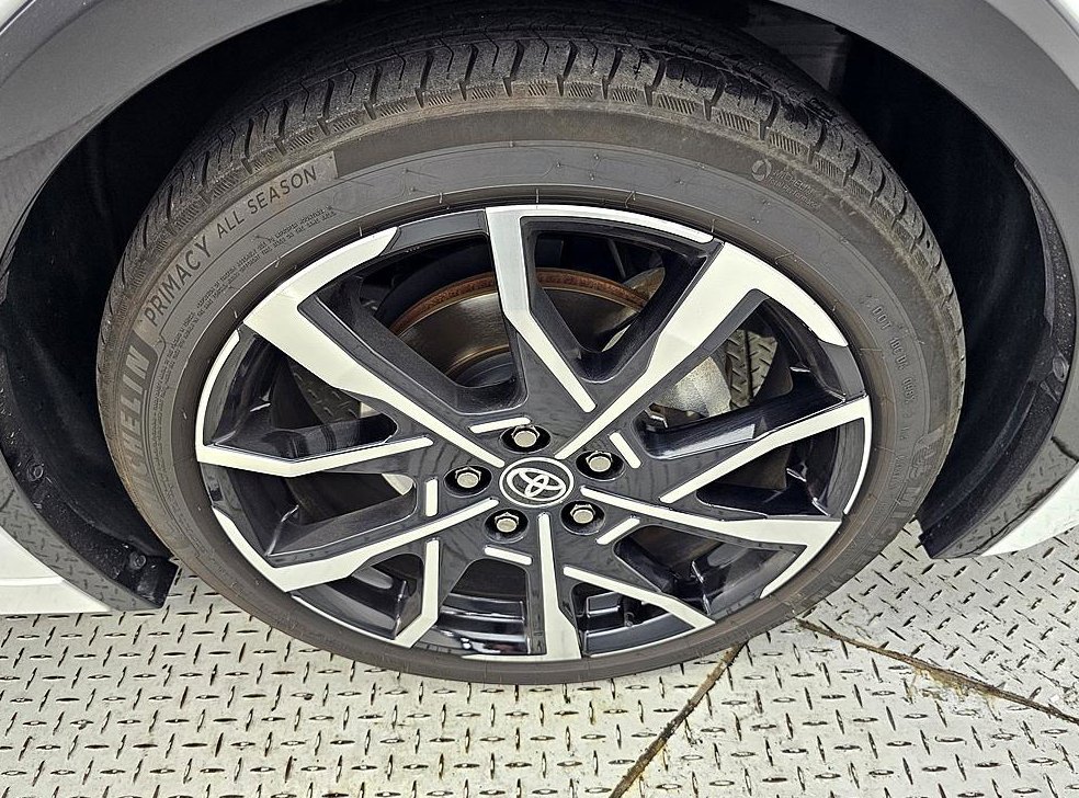 토요타 프리우스 2.0 PHEV XSE 사진 20