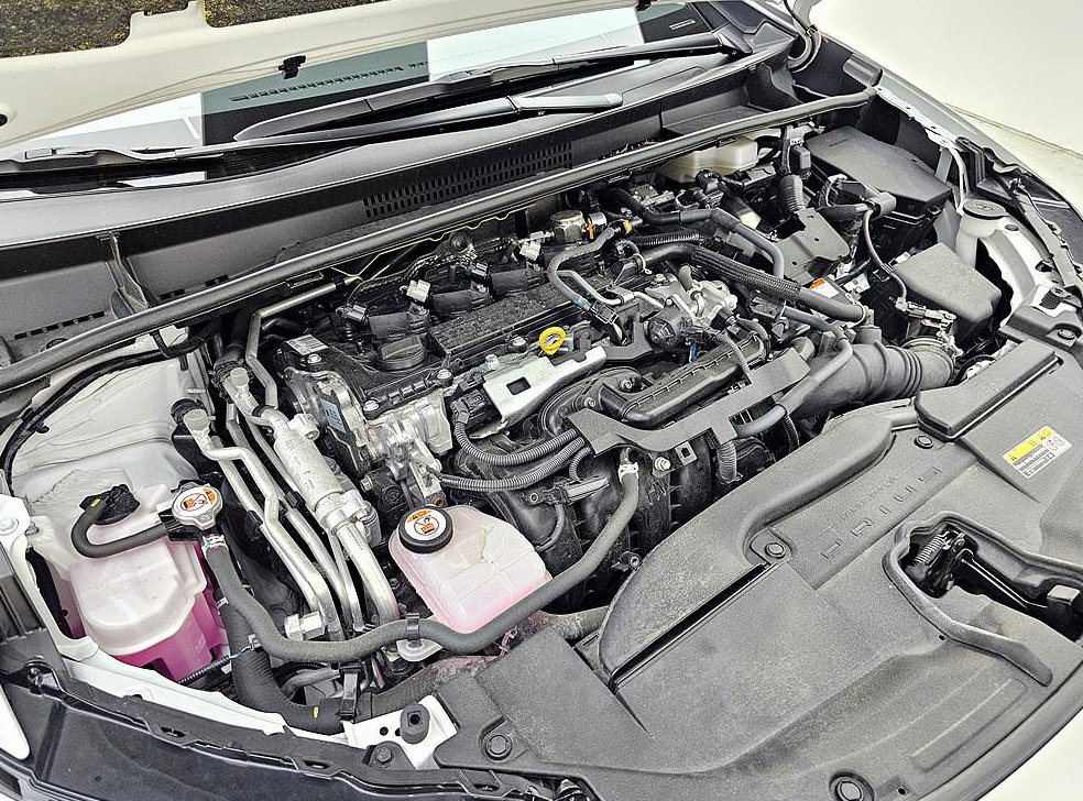 토요타 프리우스 2.0 PHEV XSE 사진 6