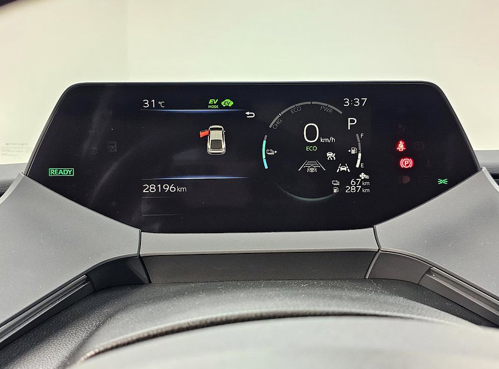 토요타 프리우스 2.0 PHEV XSE 사진 7