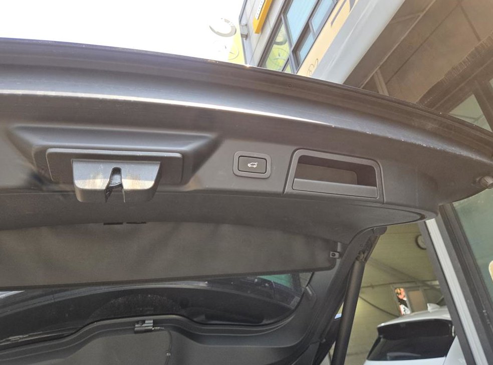 랜드로버 레인지로버 벨라 2.0 D240 R-다이나믹 SE 사진 5