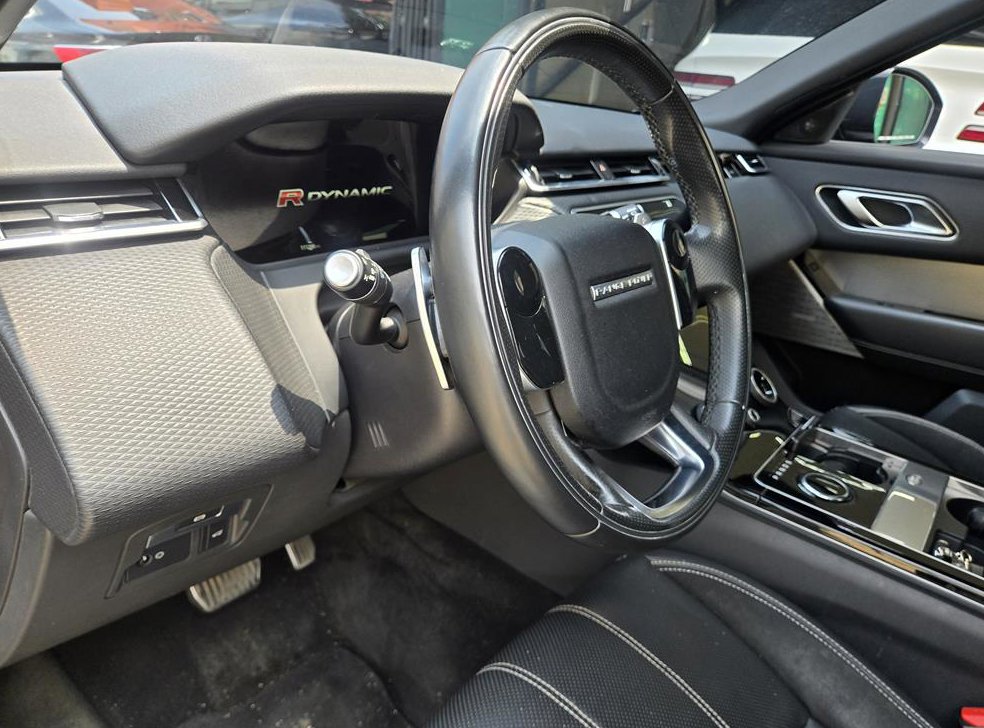 랜드로버 레인지로버 벨라 2.0 D240 R-다이나믹 SE 사진 8