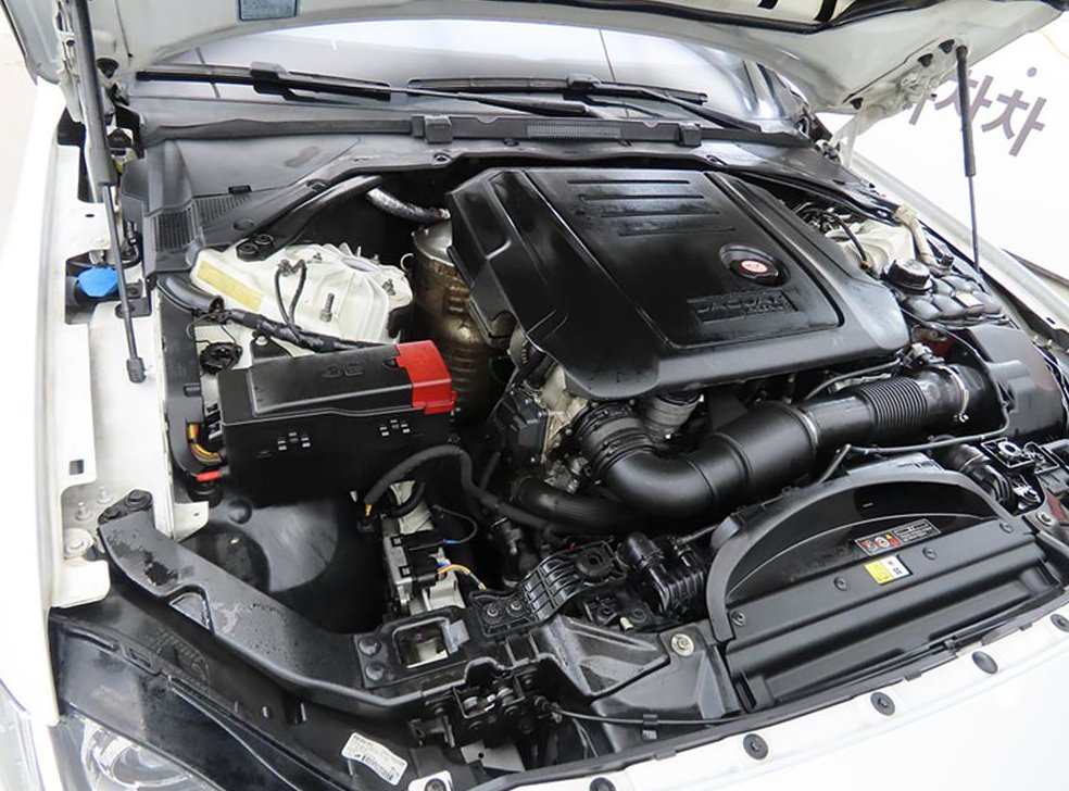 재규어 XF 2.0D 프레스티지 AWD 사진 19