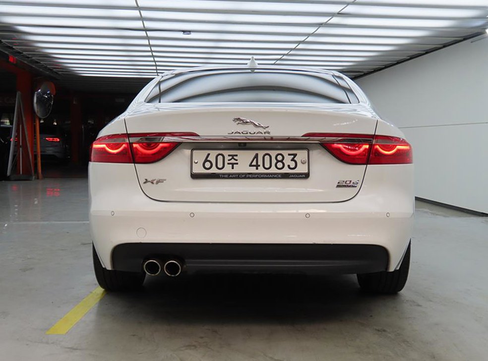 재규어 XF 2.0D 프레스티지 AWD 사진 3
