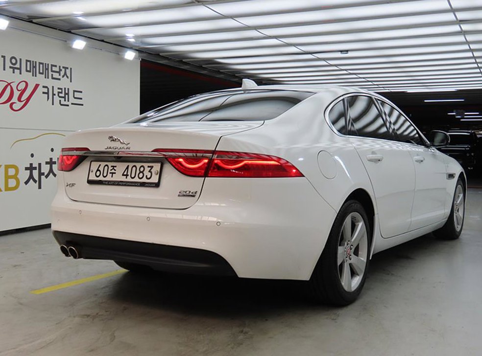 재규어 XF 2.0D 프레스티지 AWD 사진 4