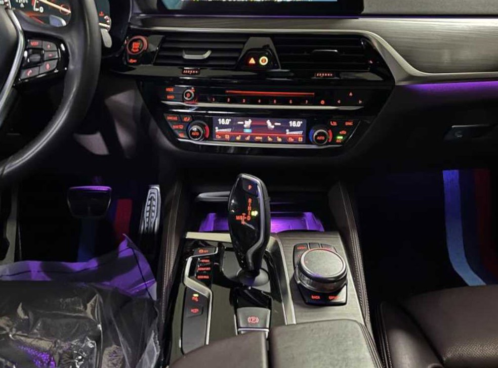 BMW 5시리즈 530i M 스포츠 플러스 사진 10