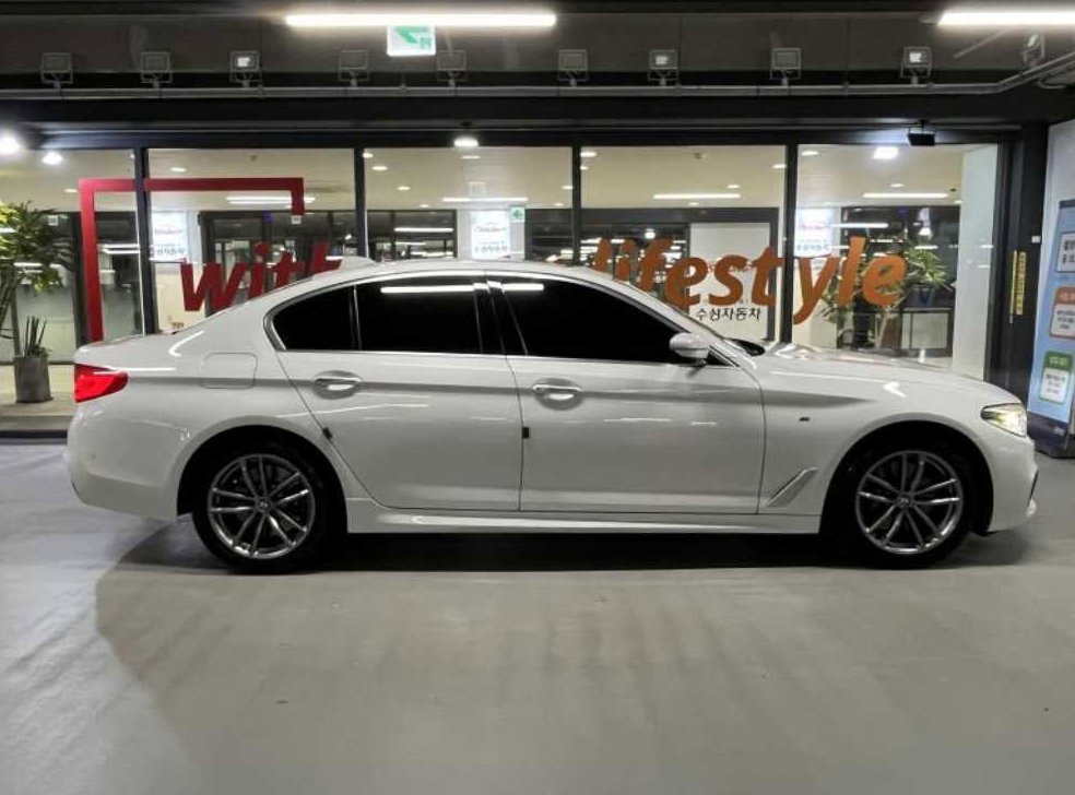 BMW 5시리즈 530i M 스포츠 플러스 사진 3