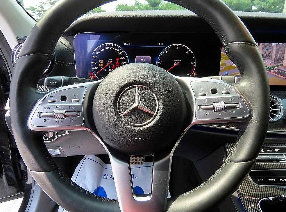 벤츠 CLS 클래스 CLS 300d AMG Line 사진 8