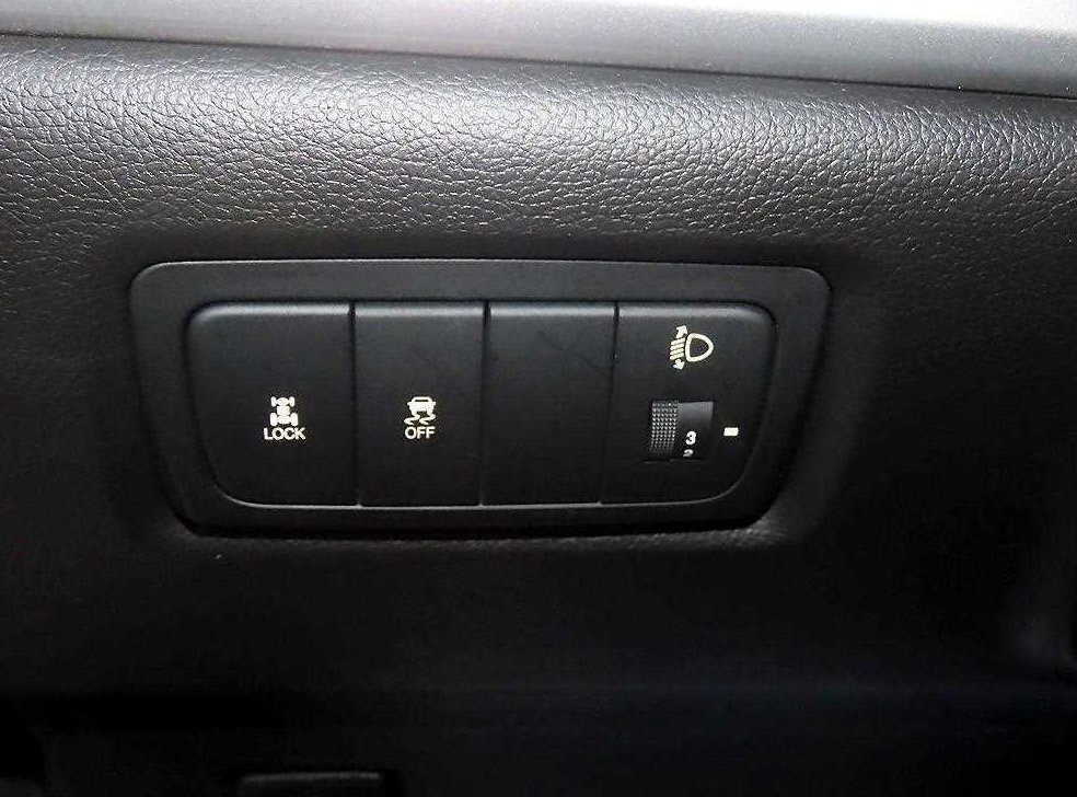 KG모빌리티(쌍용)  코란도 4WD 2.0 어드벤처 사진 13