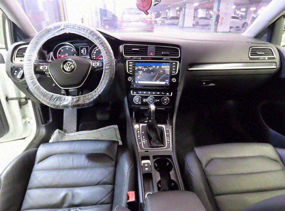 폭스바겐 골프 2.0 TDI 프리미엄 사진 10