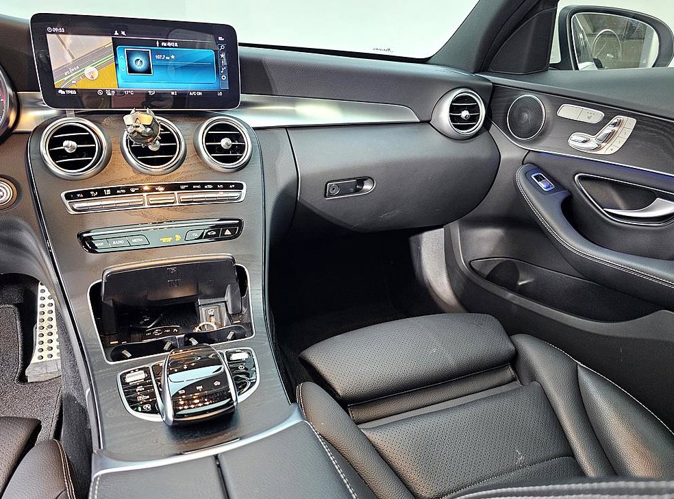 벤츠 C 클래스 C220 d 4MATIC AMG Line 사진 10