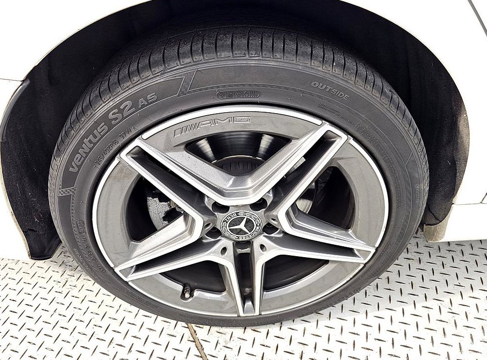 벤츠 C 클래스 C220 d 4MATIC AMG Line 사진 20