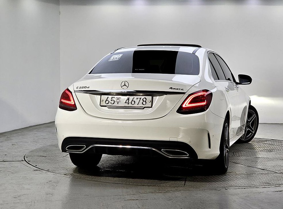 벤츠 C 클래스 C220 d 4MATIC AMG Line 사진 3