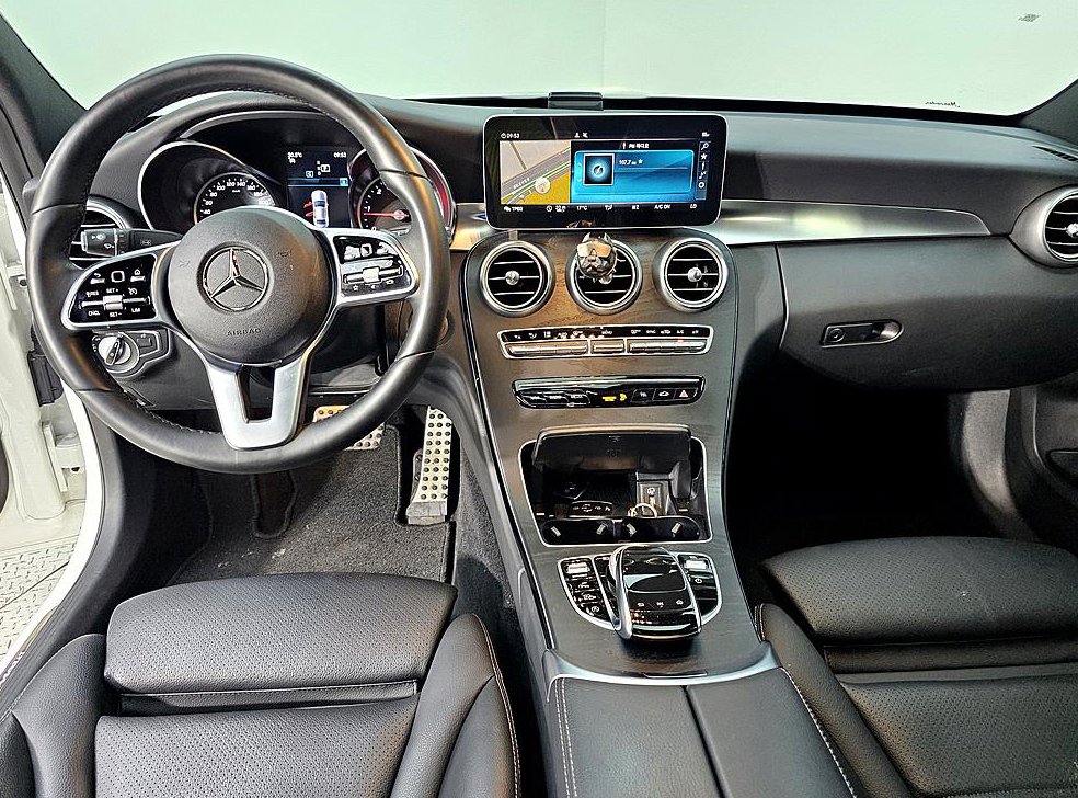 벤츠 C 클래스 C220 d 4MATIC AMG Line 사진 5
