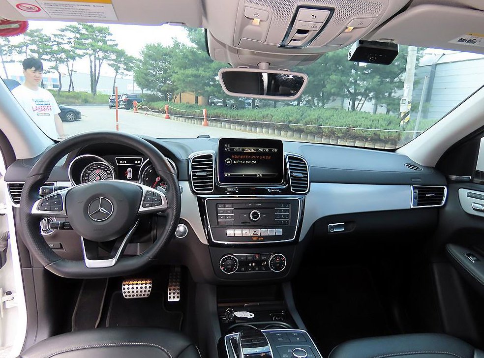 벤츠 GLE 클래스 GLE 350 d 4MATIC 쿠페 사진 7