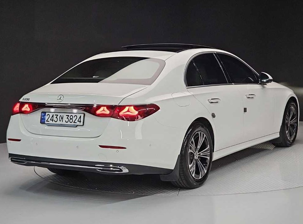 벤츠 E 클래스 E200 사진 4