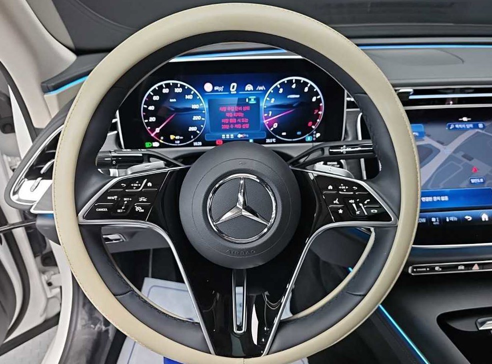 벤츠 E 클래스 E200 사진 9