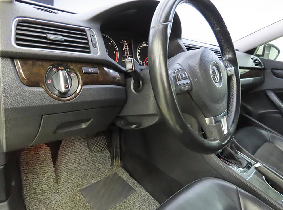 폭스바겐 파사트 2.0 TDI 사진 14