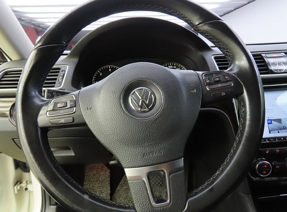 폭스바겐 파사트 2.0 TDI 사진 8
