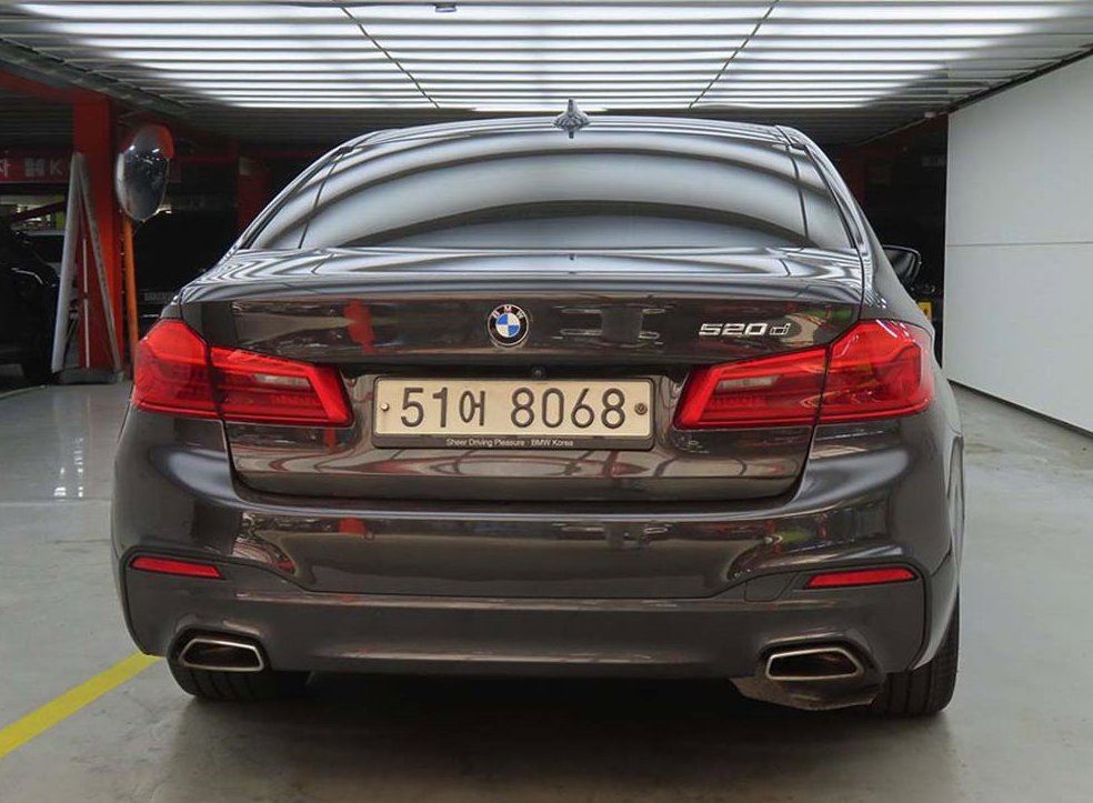 BMW 5시리즈 520d M 스포츠 사진 3