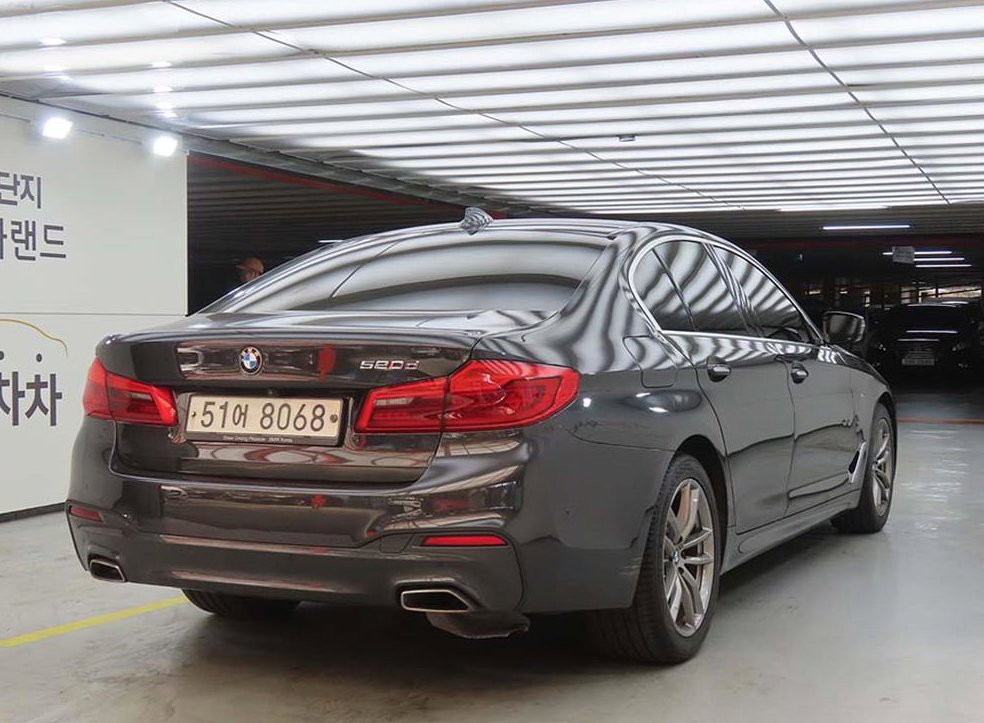 BMW 5시리즈 520d M 스포츠 사진 4
