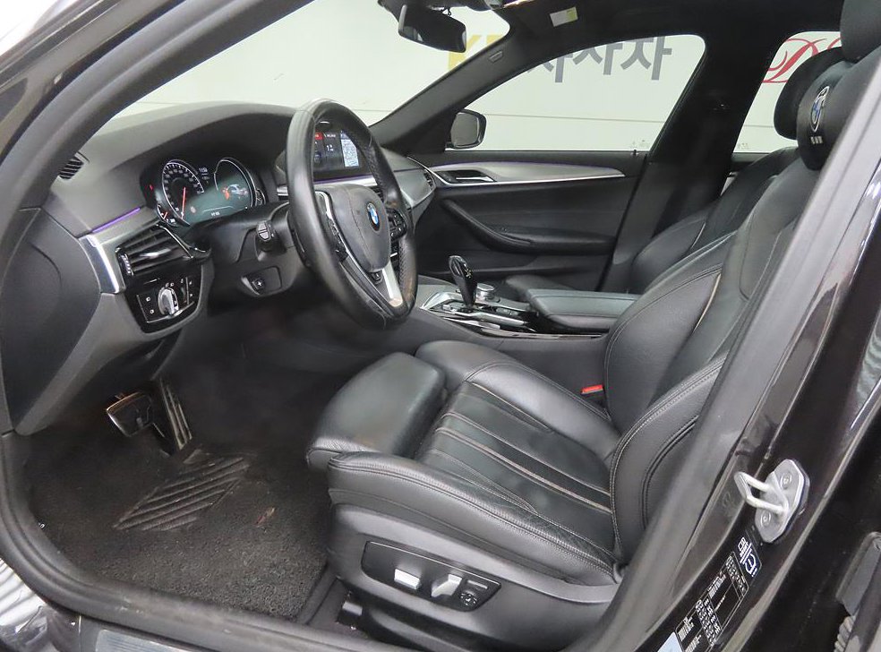 BMW 5시리즈 520d M 스포츠 사진 5