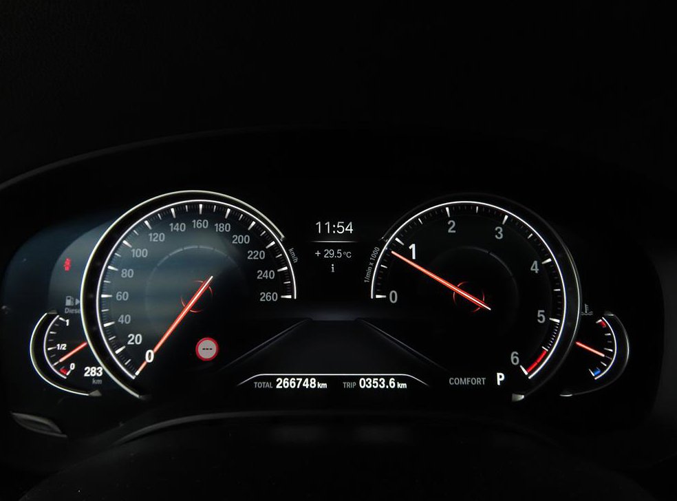 BMW 5시리즈 520d M 스포츠 사진 9