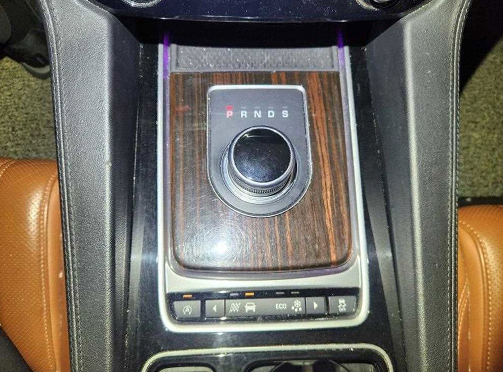 재규어 F-PACE 20d 포트폴리오 사진 13