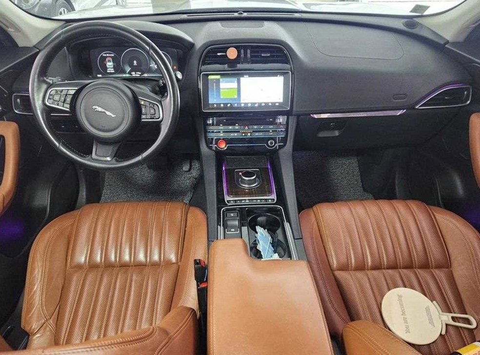 재규어 F-PACE 20d 포트폴리오 사진 7