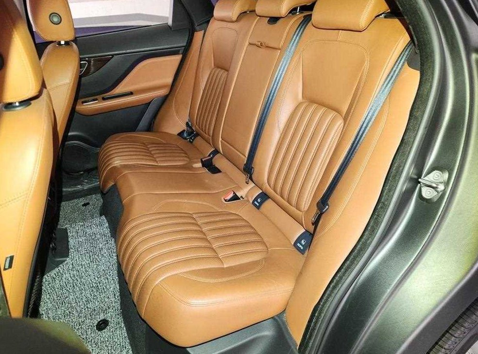 재규어 F-PACE 20d 포트폴리오 사진 8