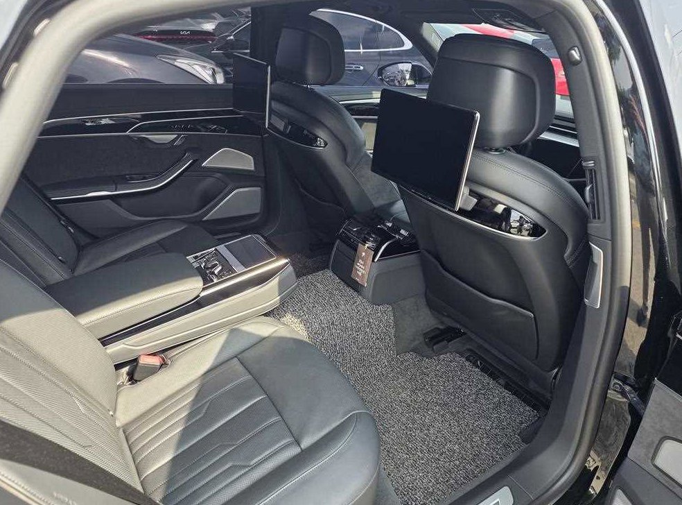 아우디 A8 55 TFSI 콰트로 LWB 사진 7