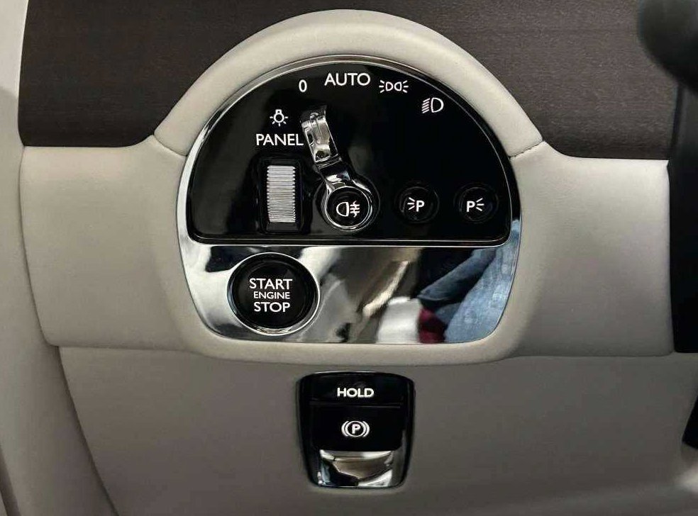 롤스로이스 스펙터 EV 쿠페 사진 13