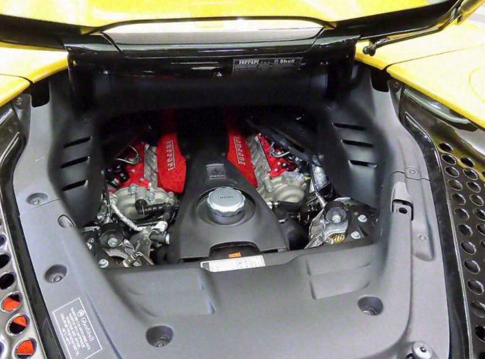 페라리 SF90 4.0 PHEV AWD 사진 19