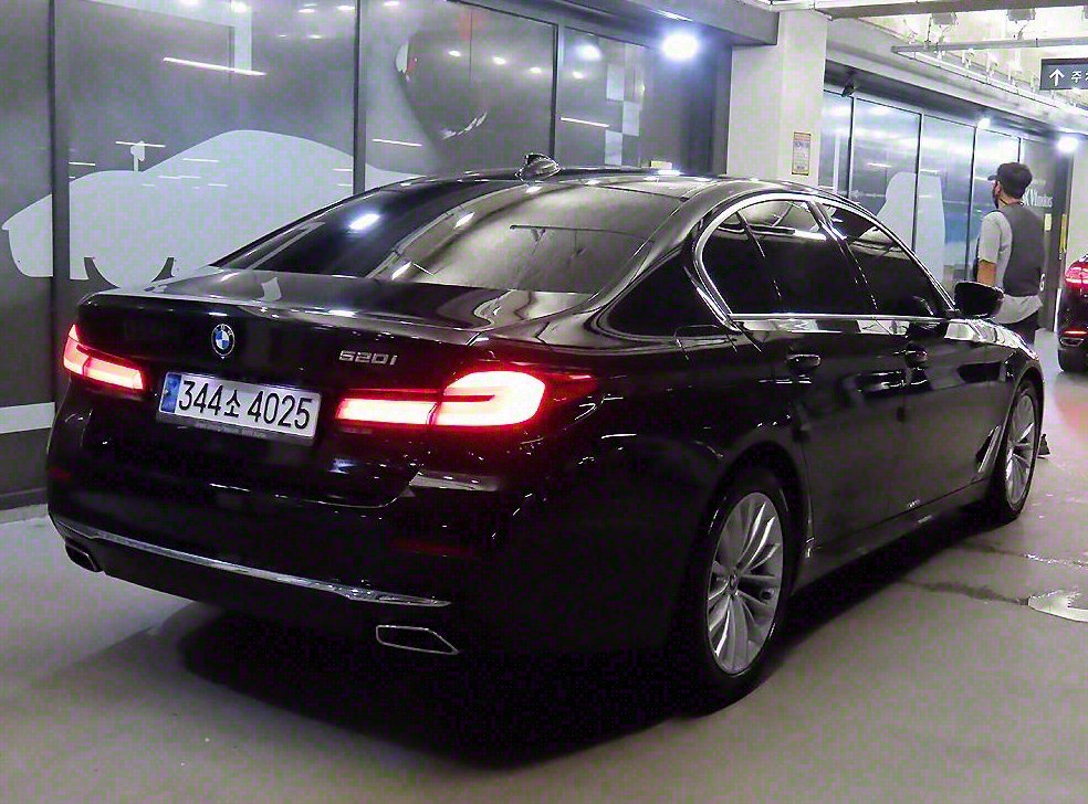 BMW 5시리즈 520i 럭셔리 사진 4