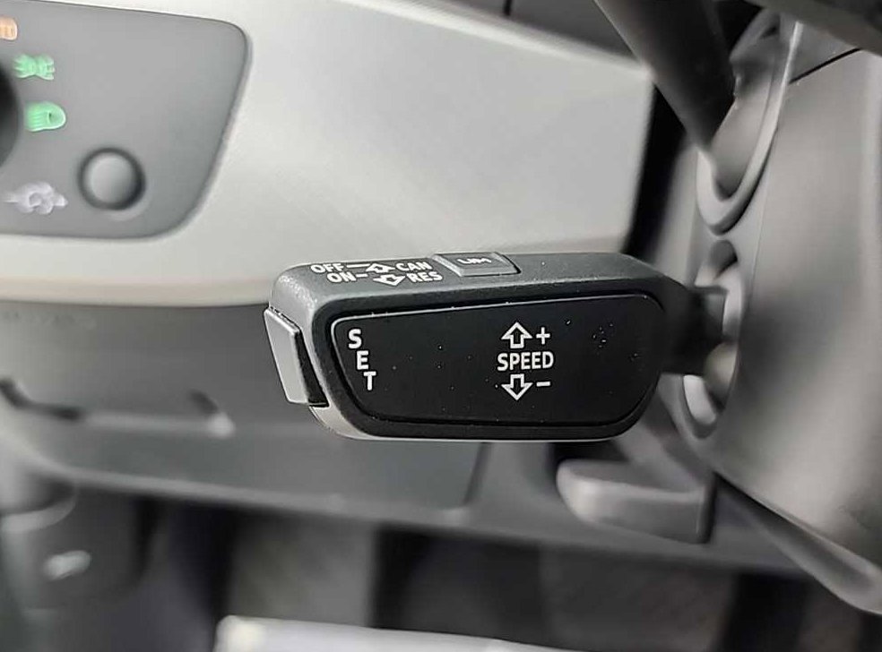 아우디 A4 40 TFSI 사진 18
