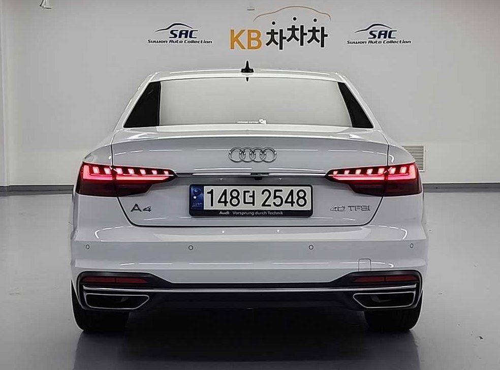 아우디 A4 40 TFSI 사진 3