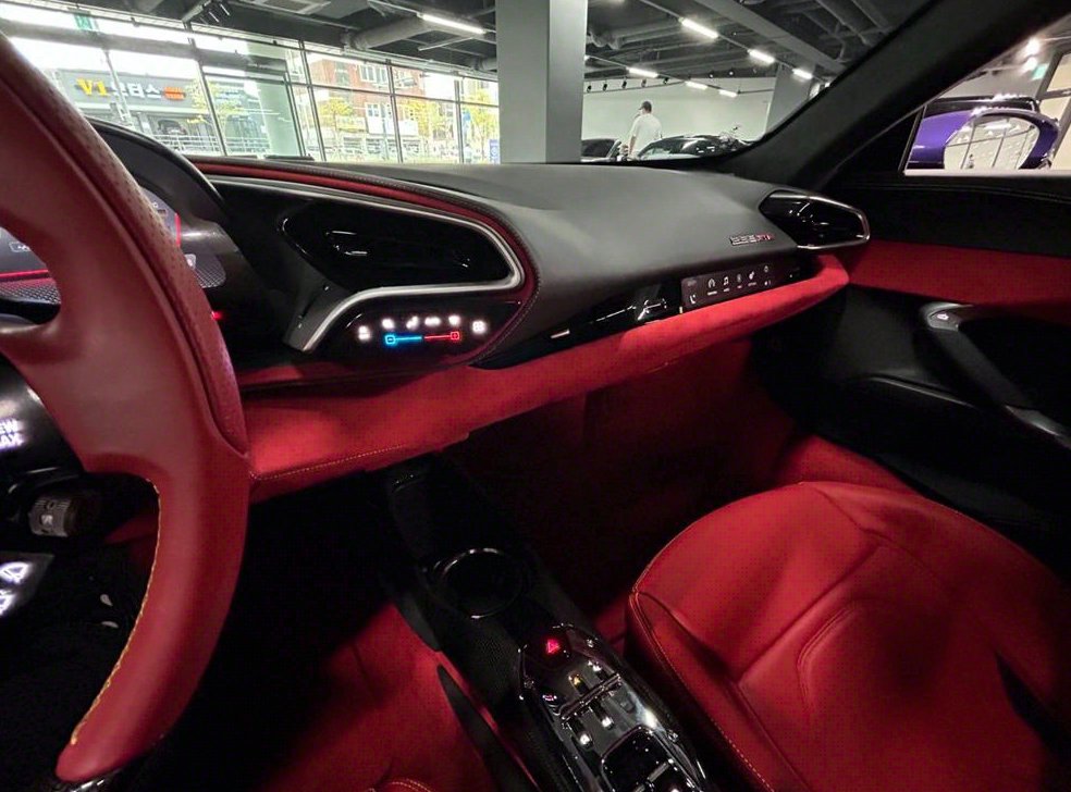 페라리 296 3.0 V6 PHEV 사진 13