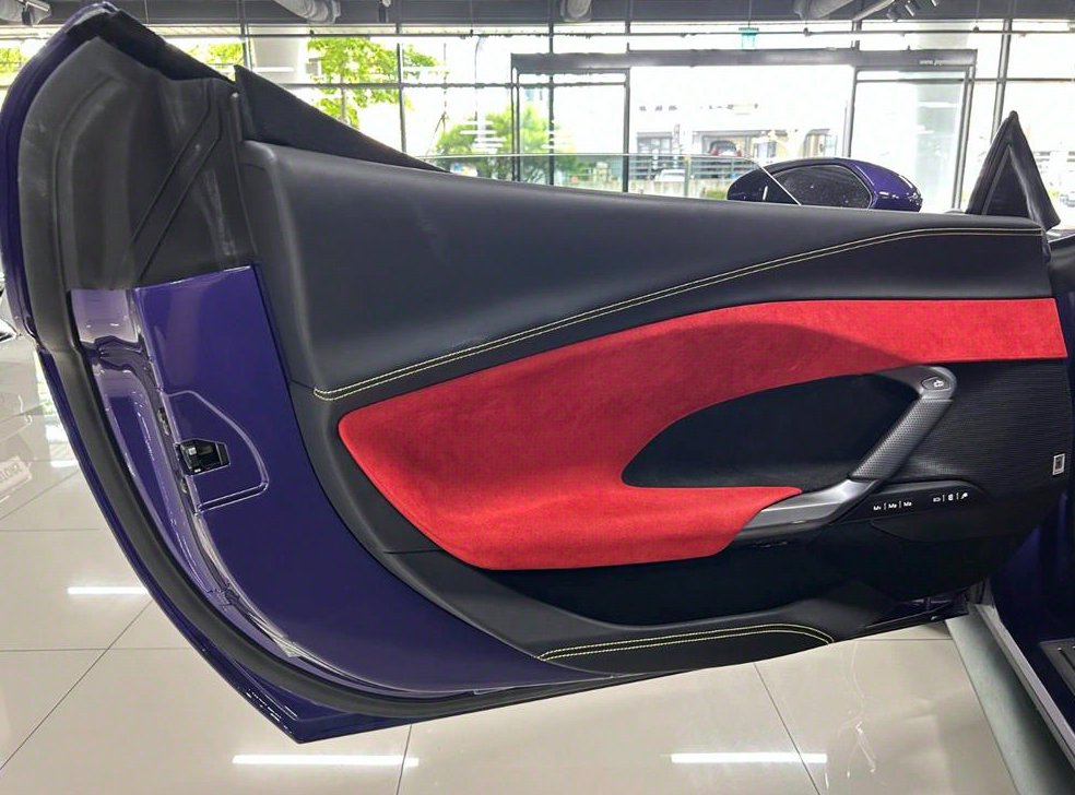 페라리 296 3.0 V6 PHEV 사진 8