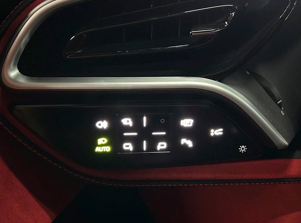 페라리 296 3.0 V6 PHEV 사진 9