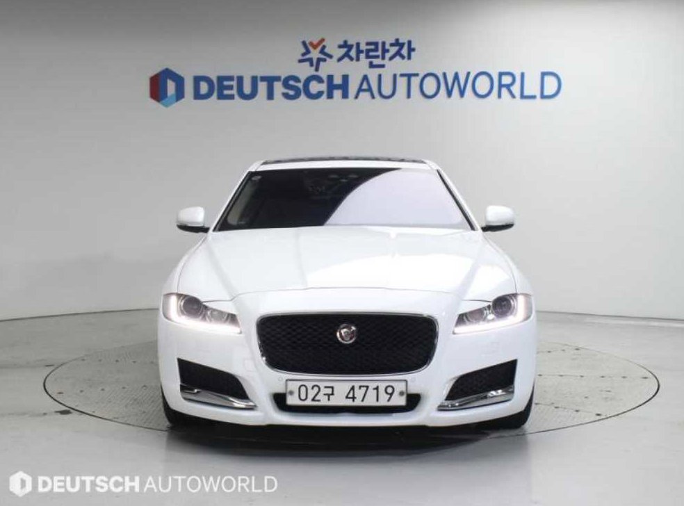 재규어 XF 2.5T 프레스티지 사진 3