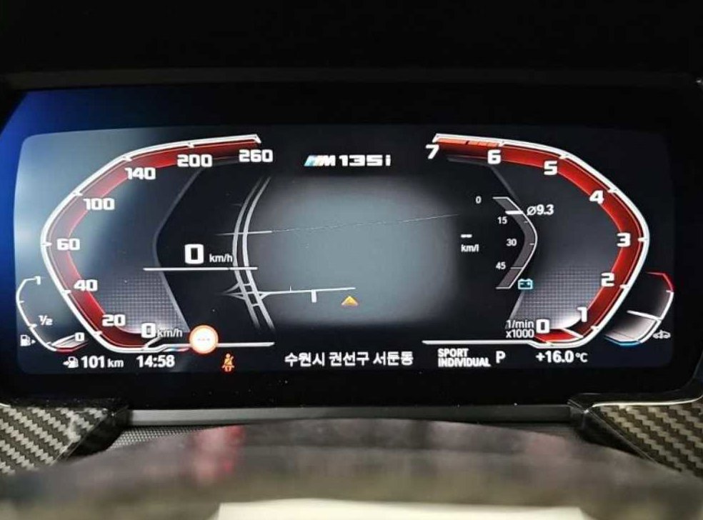 BMW 1시리즈 M135i xDrive 사진 6