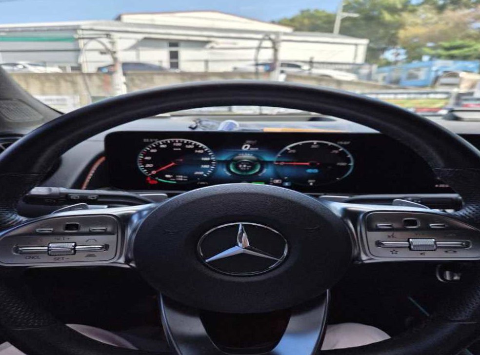 벤츠 EQB EQB 300 4MATIC AMG 라인 사진 14