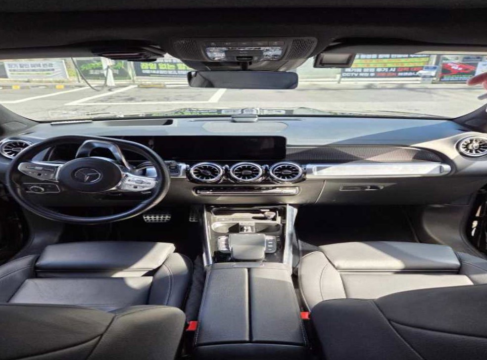 벤츠 EQB EQB 300 4MATIC AMG 라인 사진 9