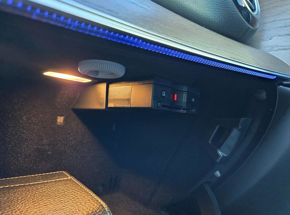 벤츠 E 클래스 E220d 4MATIC 익스클루시브 사진 15