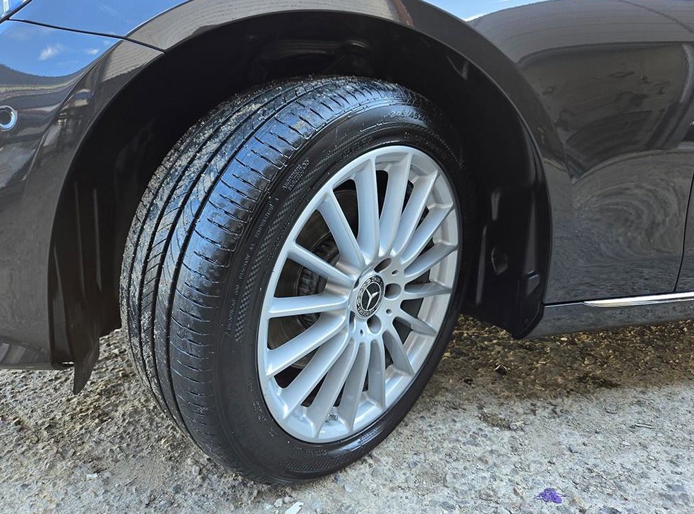 벤츠 E 클래스 E220d 4MATIC 익스클루시브 사진 20