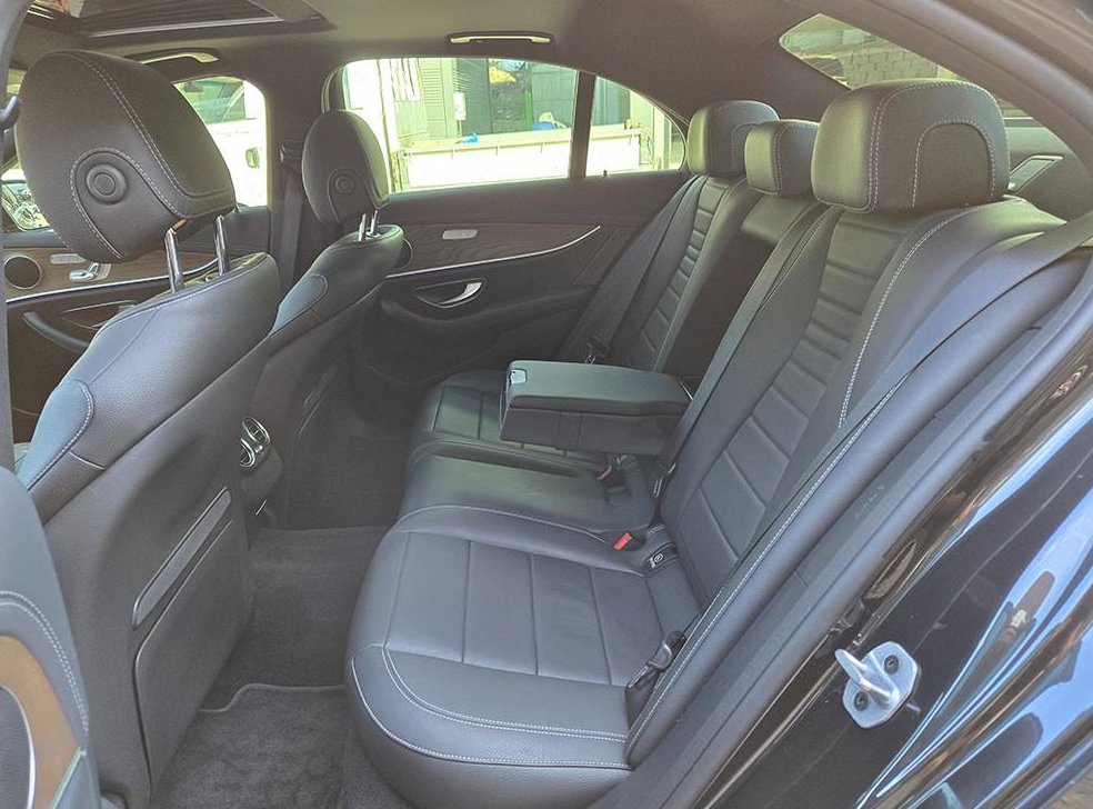 벤츠 E 클래스 E220d 4MATIC 익스클루시브 사진 6