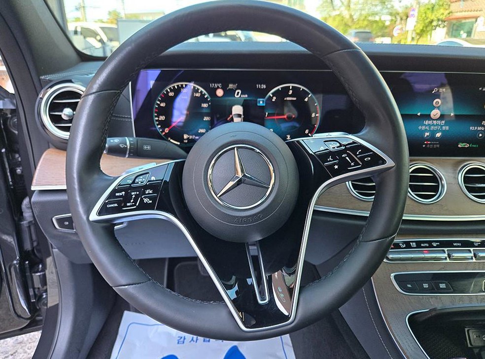 벤츠 E 클래스 E220d 4MATIC 익스클루시브 사진 7