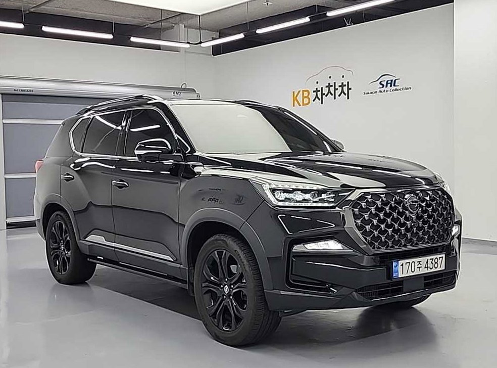 KG모빌리티(쌍용)  렉스턴 디젤 2.2 4WD 더 블랙 사진 4